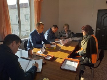 Жители поселка Бозой попросили Николая Труфанова помочь решить вопрос с ремонтом дорог